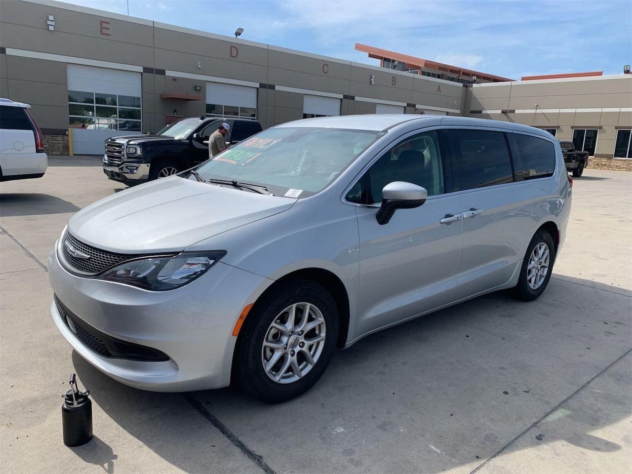 2023 Chrysler Voyager LX's photo