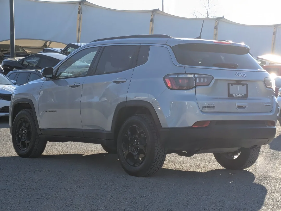 Certified Used 2025 Silver Jeep North - - 4x4 - Remote Start - Active Lane - Back Up Cam & More! image 6