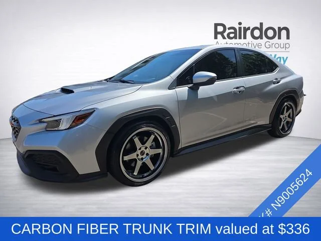 Used 2022 Ice Silver Metallic Subaru Limited image 3