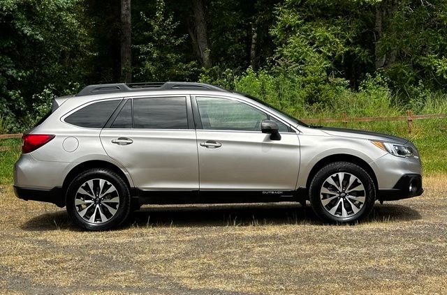 2017 Subaru Outback Limited - Photo 10