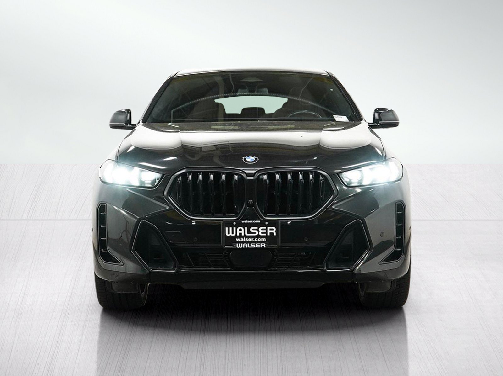 Used 2024  BMW xDrive40i Sports Activity Coupe image 8