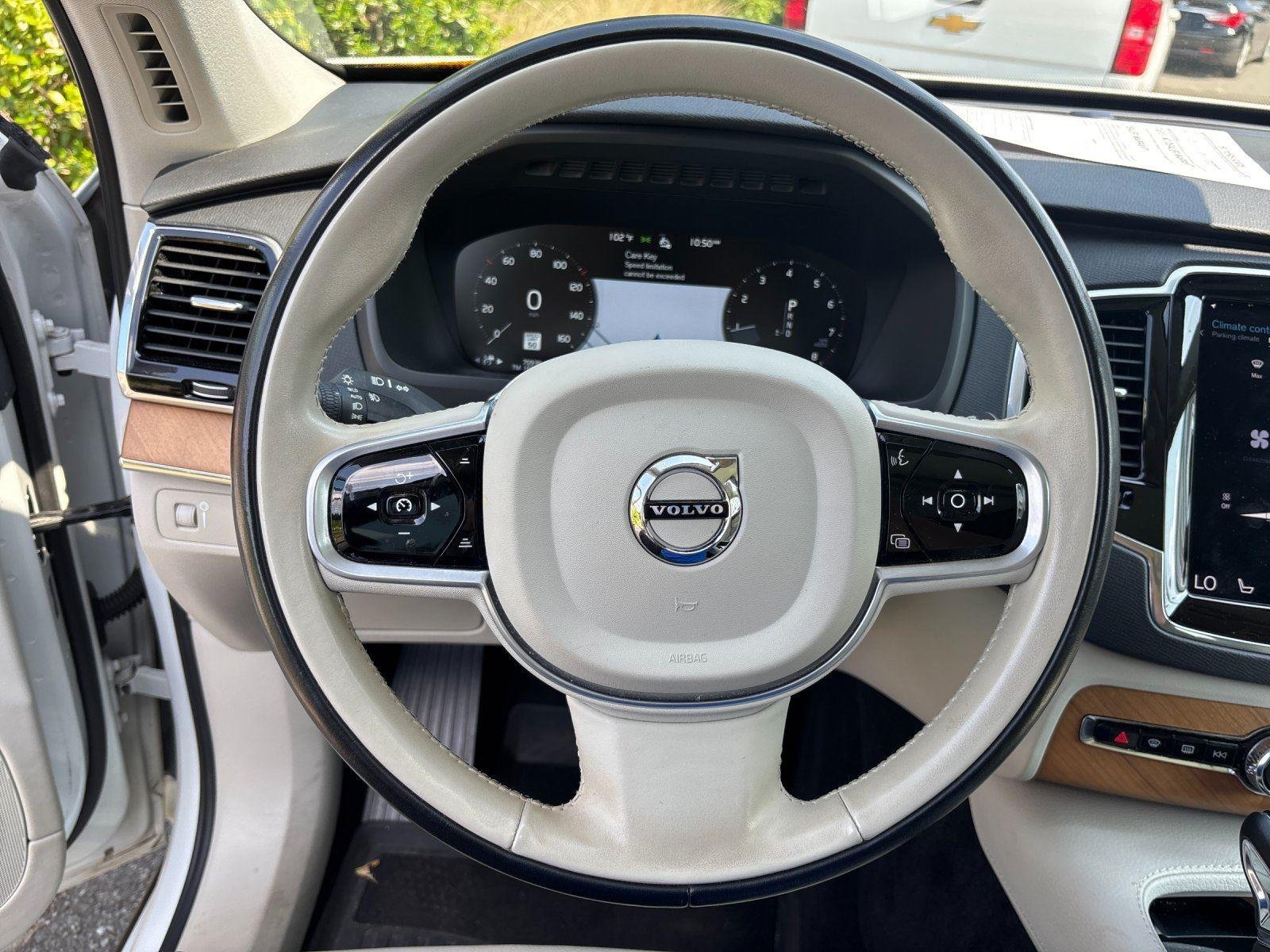 Used 2021 Crystal White Metallic Volvo Momentum image 18