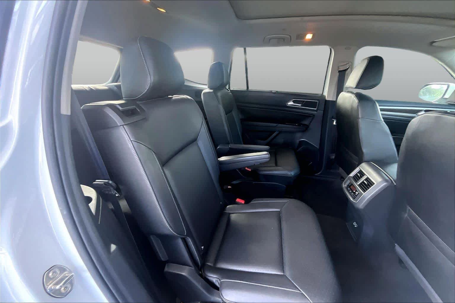 Used 2019 Pure White Volkswagen 3.6L V6 SEL image 20