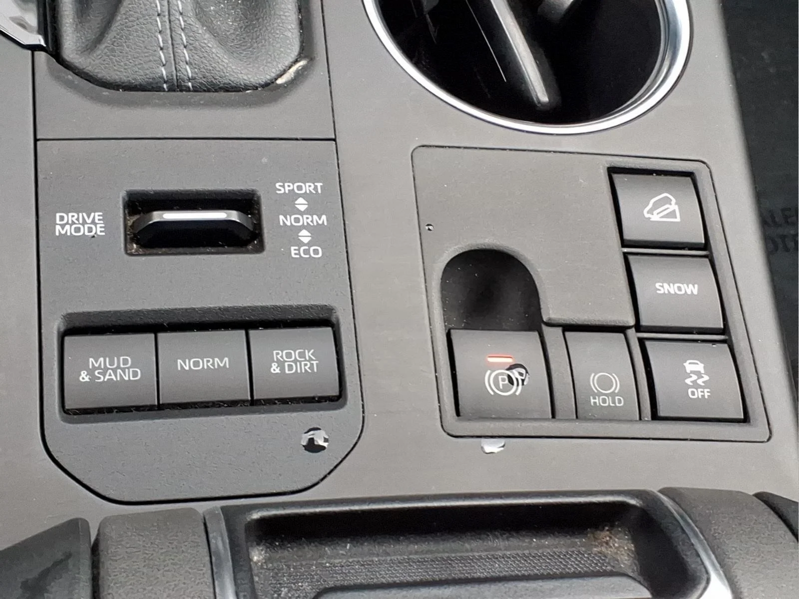 2024 Toyota Highlander LE - Photo 17