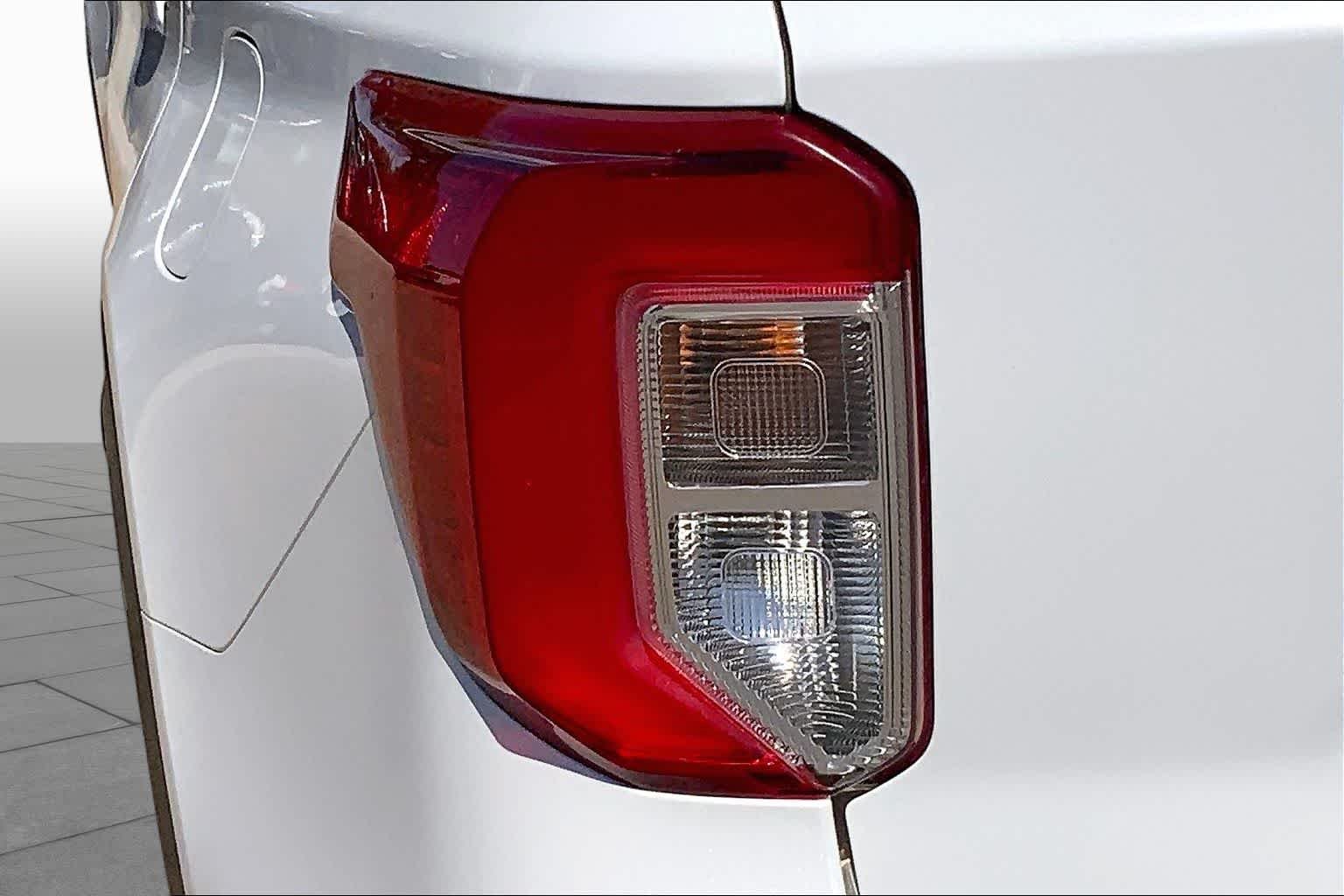 Used 2021 Star White Metallic Tri-Coat Ford XLT image 29