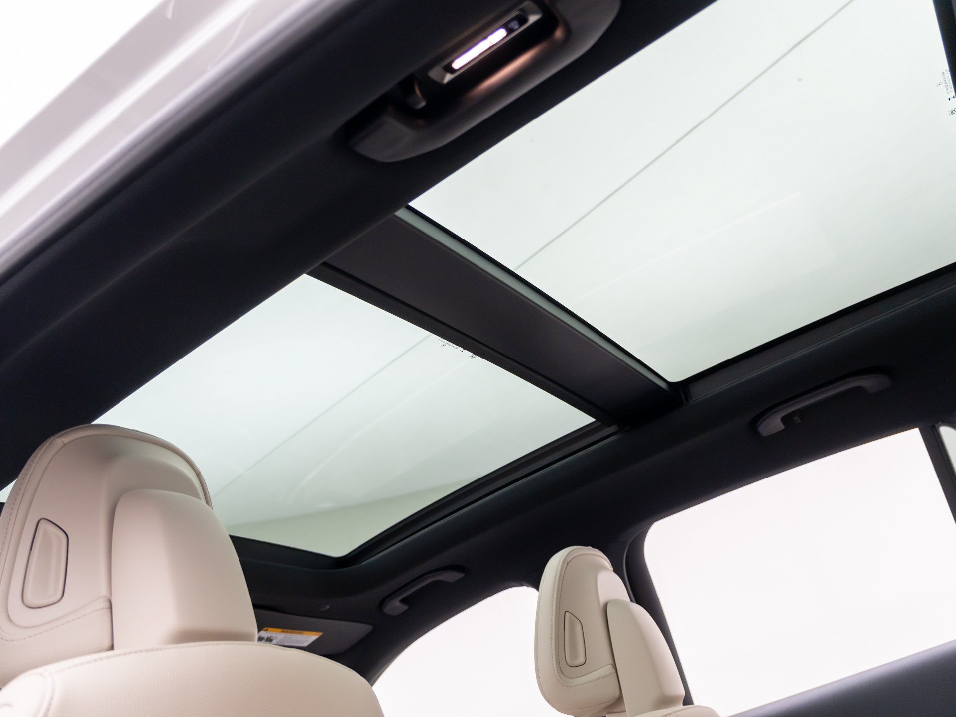 New 2027 Polar White Mercedes-Benz GLC 350e image 61
