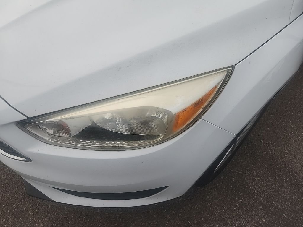 Used 2018 White Ford SE image 5