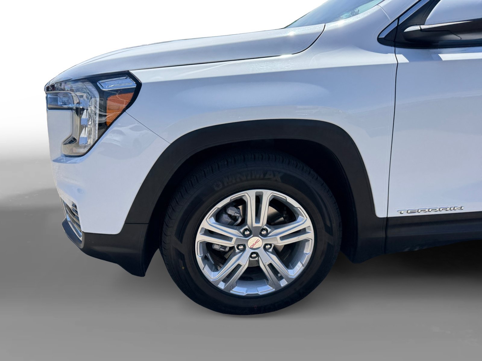 Used 2024 Summit White GMC SLE image 9
