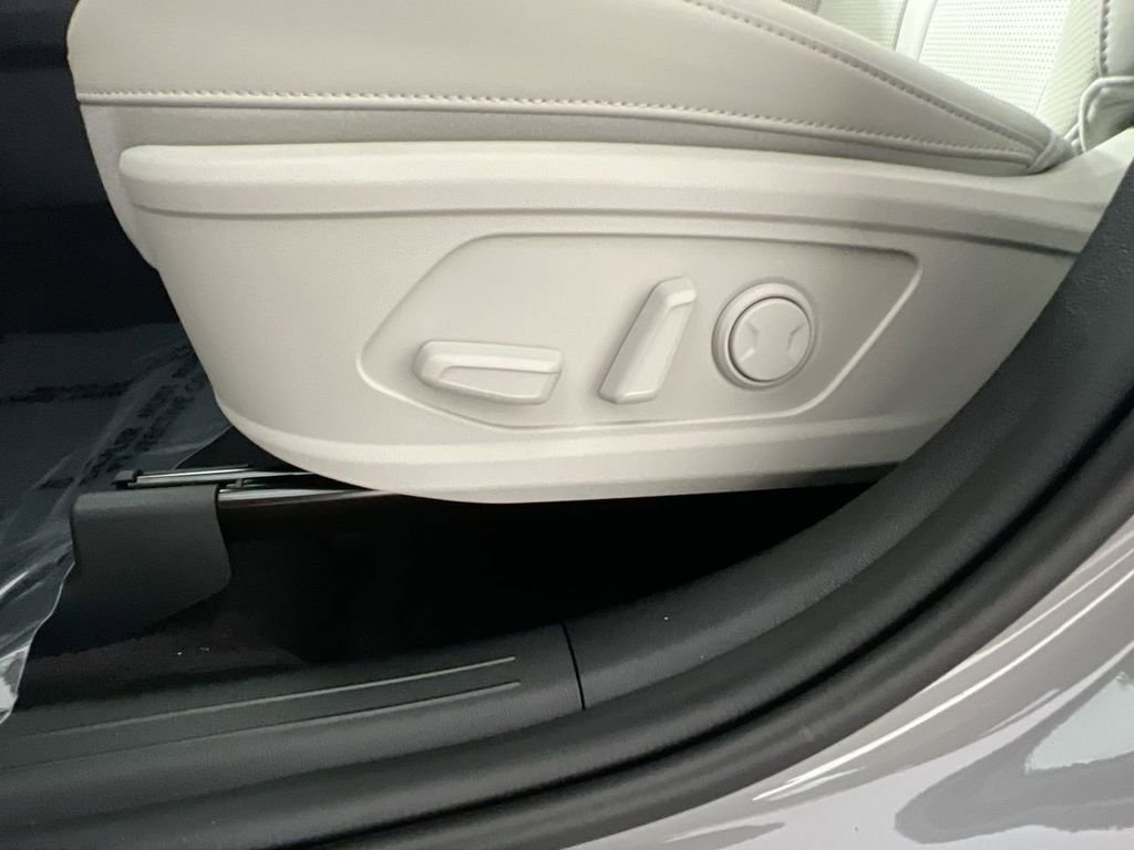 New 2026 Wolf Gray Kia S image 15