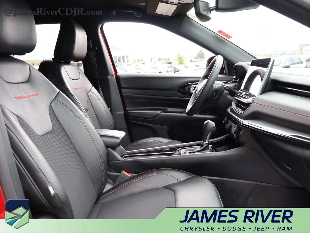 2025 Jeep Compass Trailhawk - Photo 9
