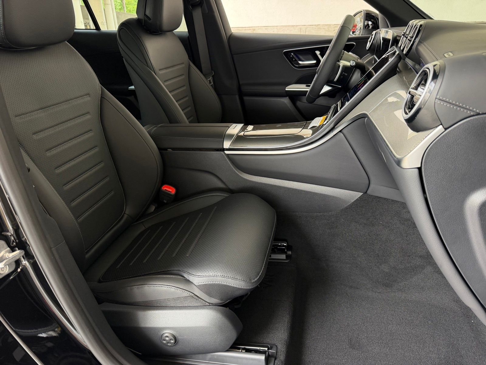 New 2026 Black Mercedes-Benz GLC 300 image 15