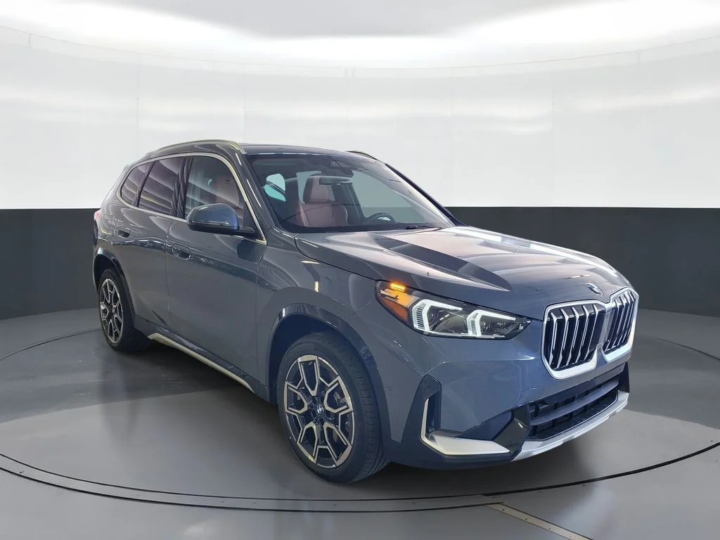 New 2026 Gray BMW xDrive28i image 2