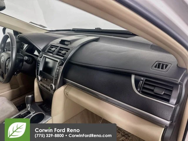 Used 2012 Super White Toyota XLE image 30