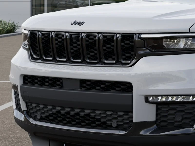 New 2025 Bright White Clear-Coat Exterior Paint Jeep Limited image 28