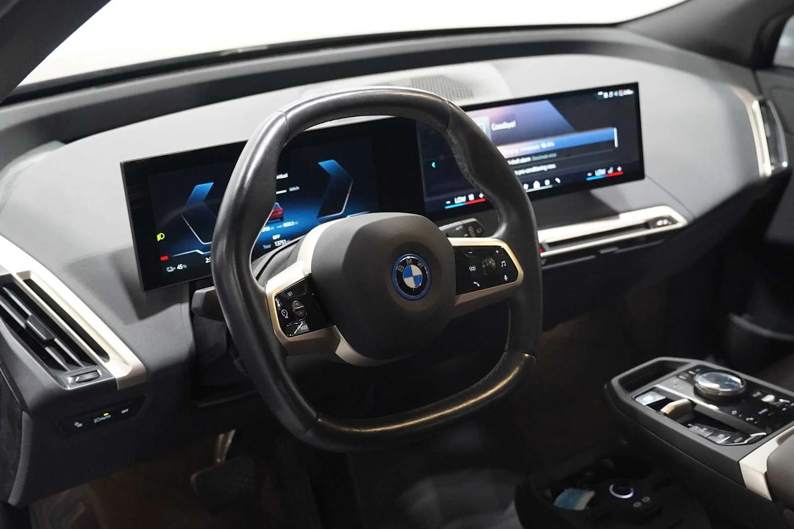 Certified Used 2024 Aventurin Red Metallic BMW xDrive50 image 10