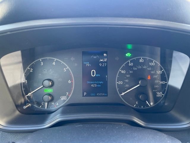 Used 2024  Toyota SE image 5