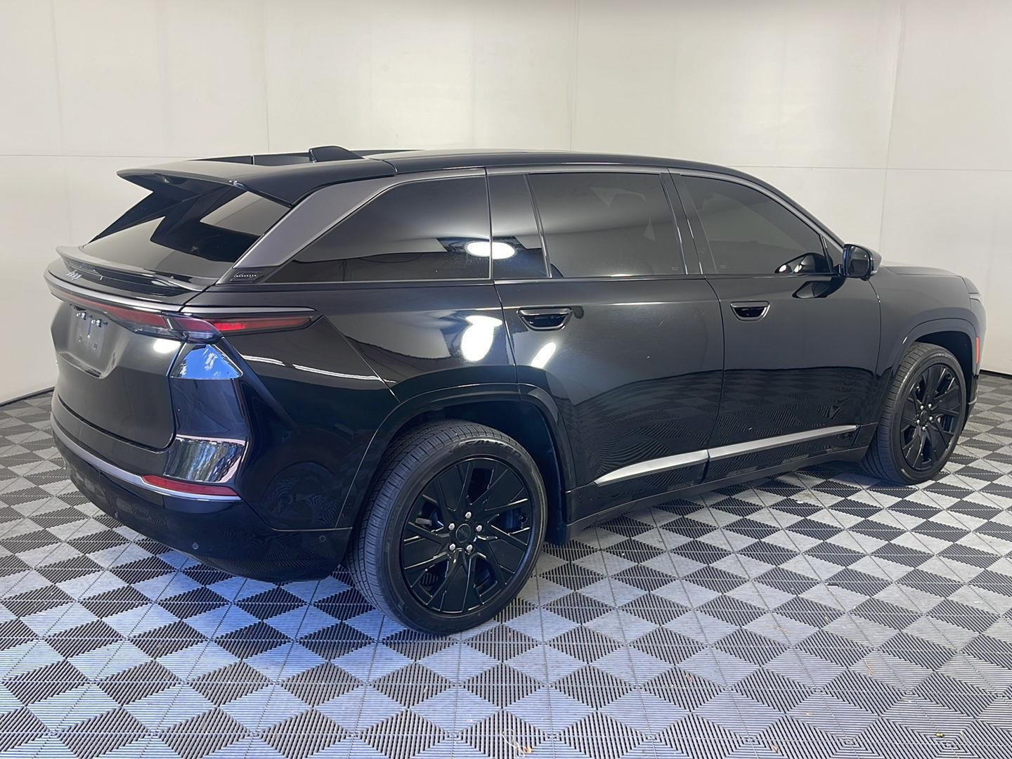Used 2025 Diamond Black Crystal Pearlcoat Jeep Launch Edition image 6