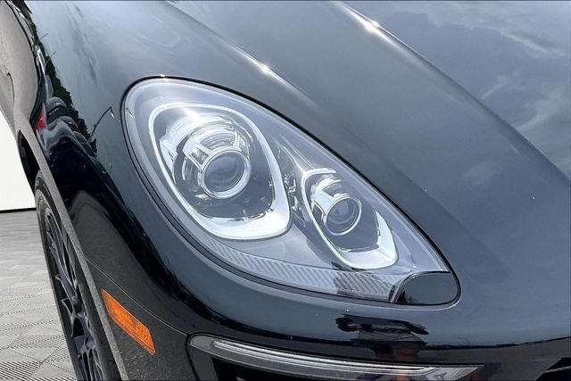 Used 2018 Black Porsche Base image 31