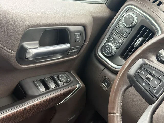 Used 2020 White GMC Denali image 17