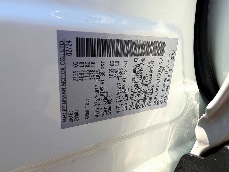 Used 2024 Glacier White Nissan S image 32