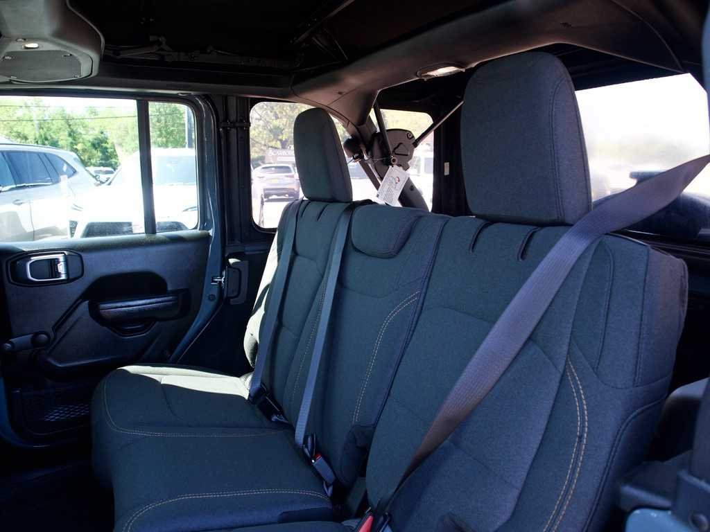2024 Jeep Wrangler 4-Door Sport - Photo 19