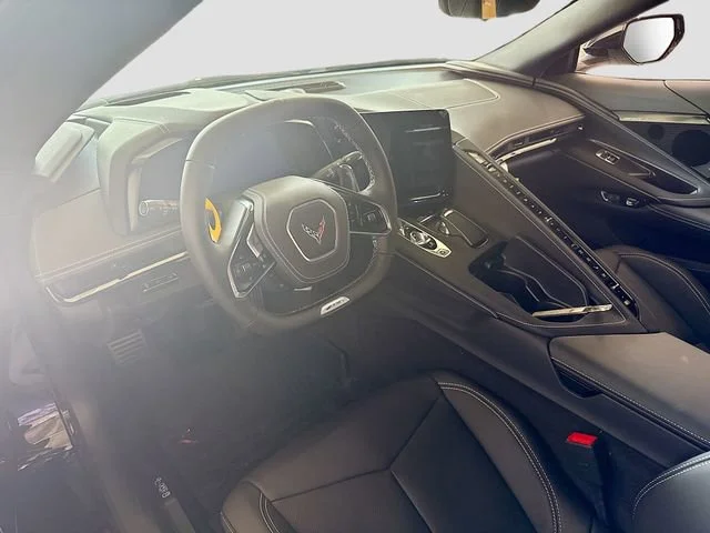 2025 Chevrolet Corvette 2LZ - Photo 10
