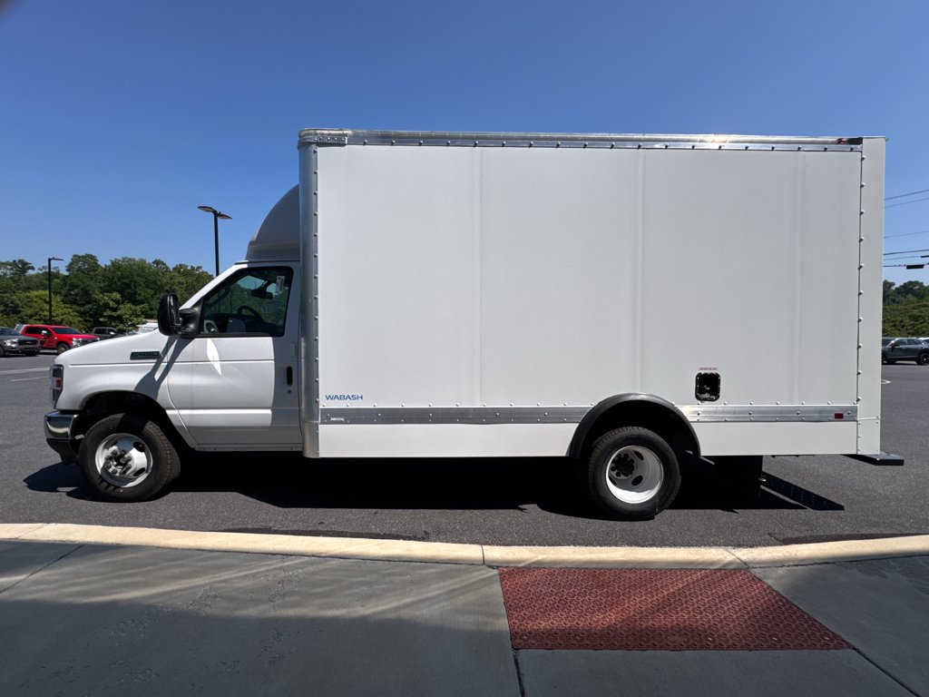 New 2026 Oxford White Ford Base image 12