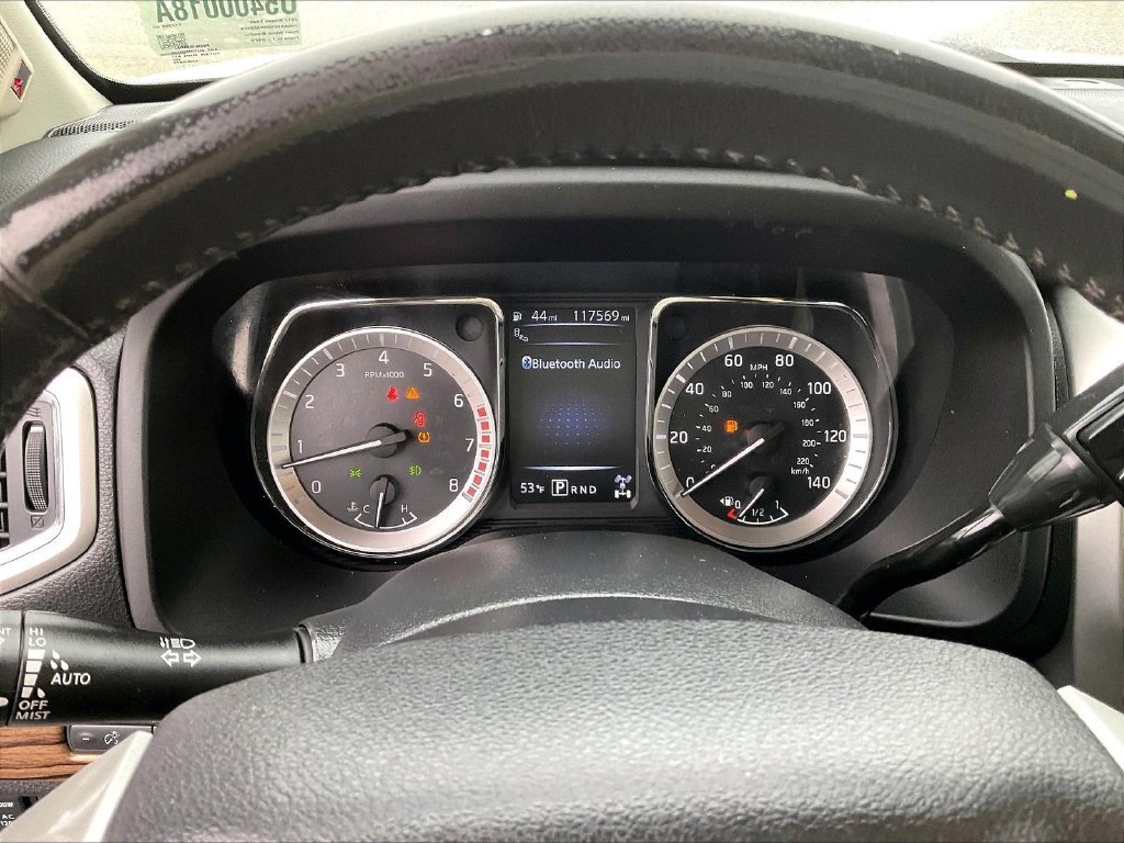 Used 2017 White Nissan SL image 15