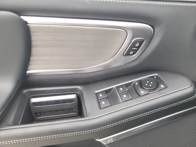 New 2027 Black Metallic Ford Platinum image 20