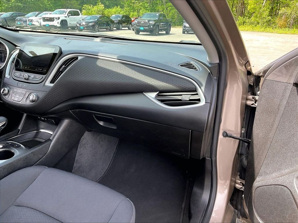 Used 2024 Gray Chevrolet LT image 13
