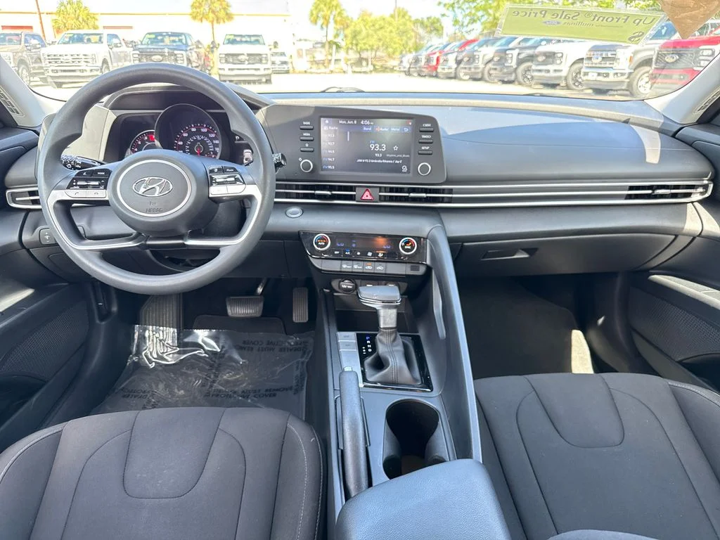 Certified Used 2021 Gray Hyundai SEL image 5