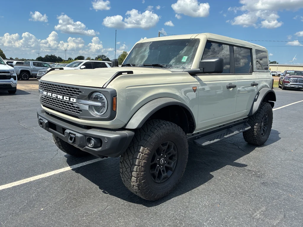 Certified Used 2026 Desert Sand Ford Badlands image 1