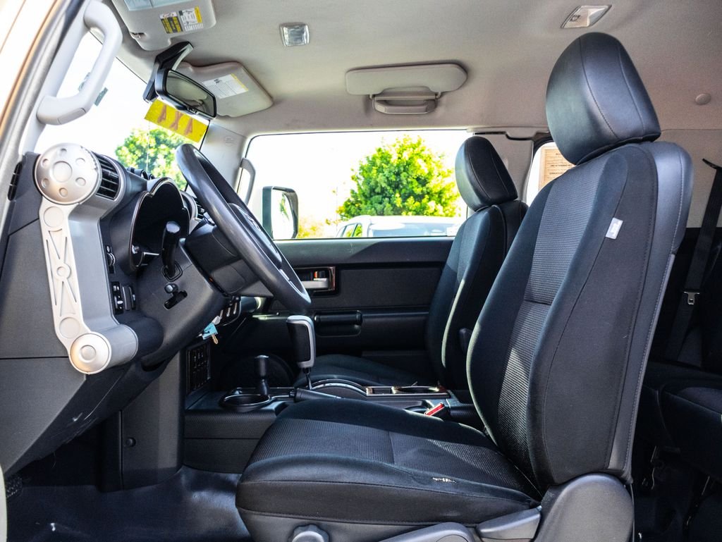 Used 2012  Toyota Base image 20