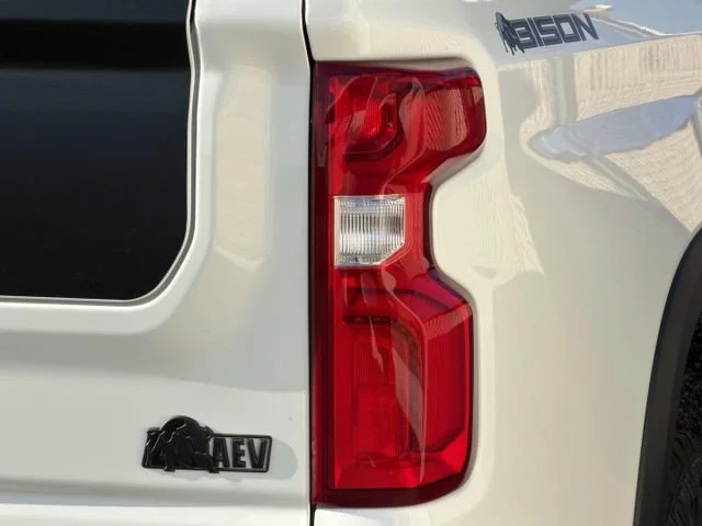 2026 Chevrolet Silverado 1500 ZR2 - Photo 10