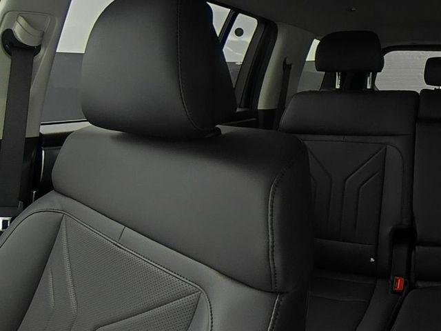New 2027 Black Hyundai SEL AWD image 40