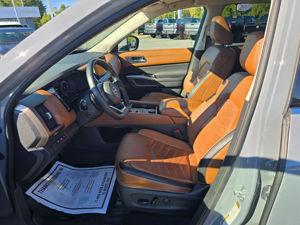 Used 2024 Gray Nissan Platinum image 11