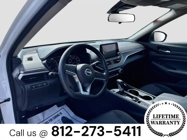 Used 2024 White Nissan 2.5 SV image 9