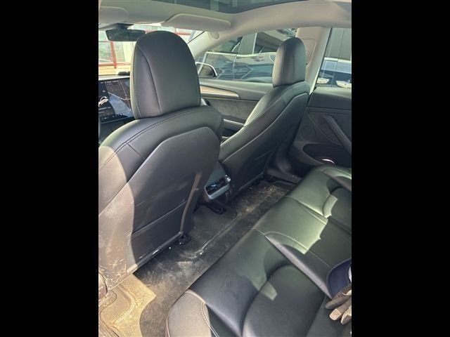 Used 2021  Tesla Standard Range Plus image 8