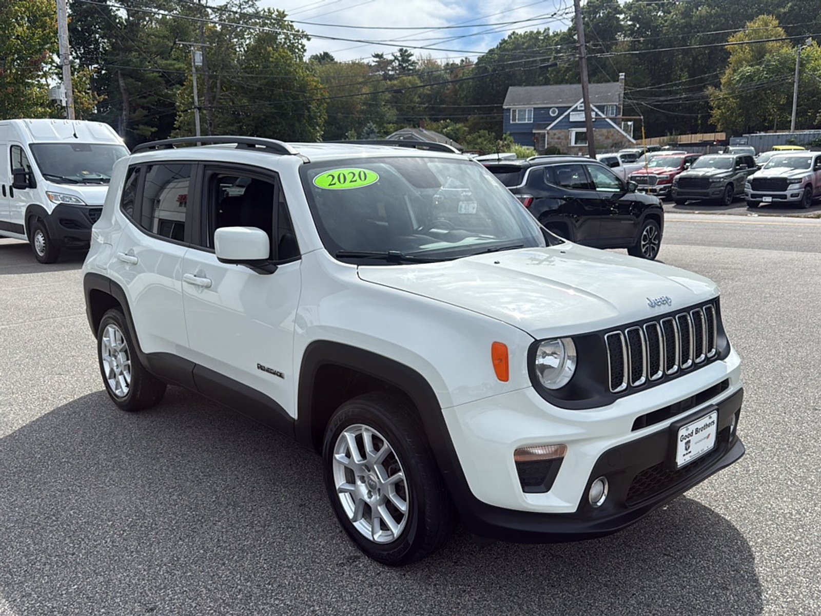 Certified Used 2020 Alpine White Clearcoat Jeep Latitude 4x4 image 3
