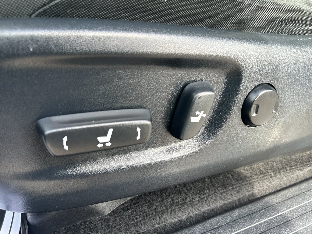 Used 2019 Magnetic Gray Metallic Toyota SR5 image 18