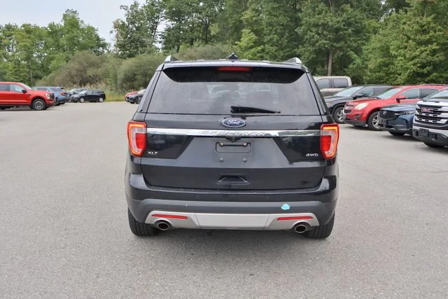 Used 2017 Black Ford XLT image 6