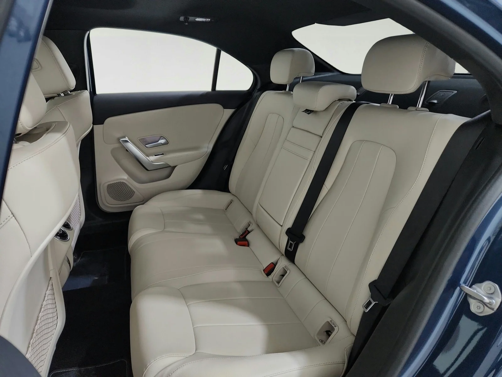 Used 2022 Denim Blue Metallic Mercedes-Benz A 220 image 27