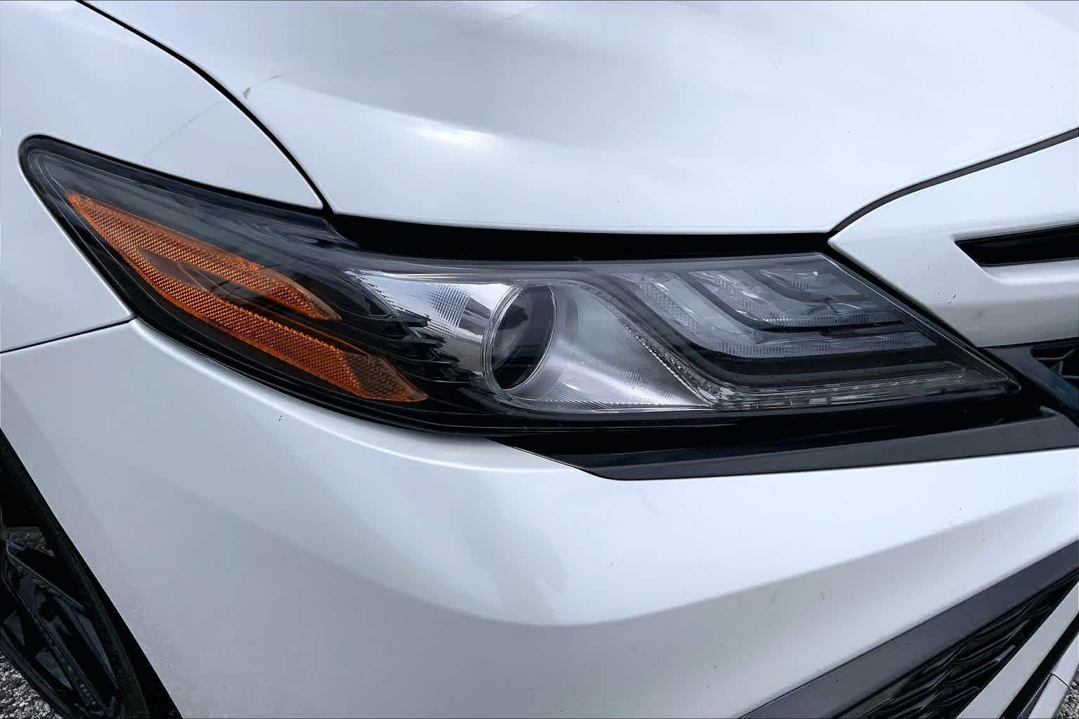 Used 2024 Wind Chill Pearl Toyota XSE image 27
