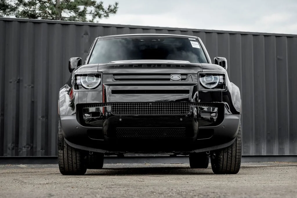 New 2026 Santorini Black Land Rover S image 5