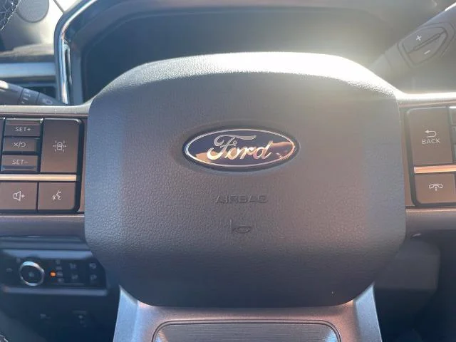 New 2027 Agate Black Metallic Ford F-450® LARIAT® image 45