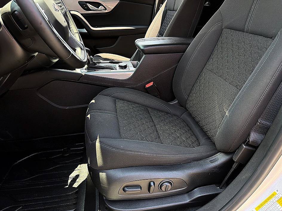 Used 2021 Silver Ice Metallic Chevrolet LT image 11