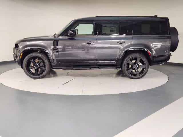 New 2026 Carpathian Grey Premium Metallic Land Rover X-Dynamic SE - 130 P400 image 7