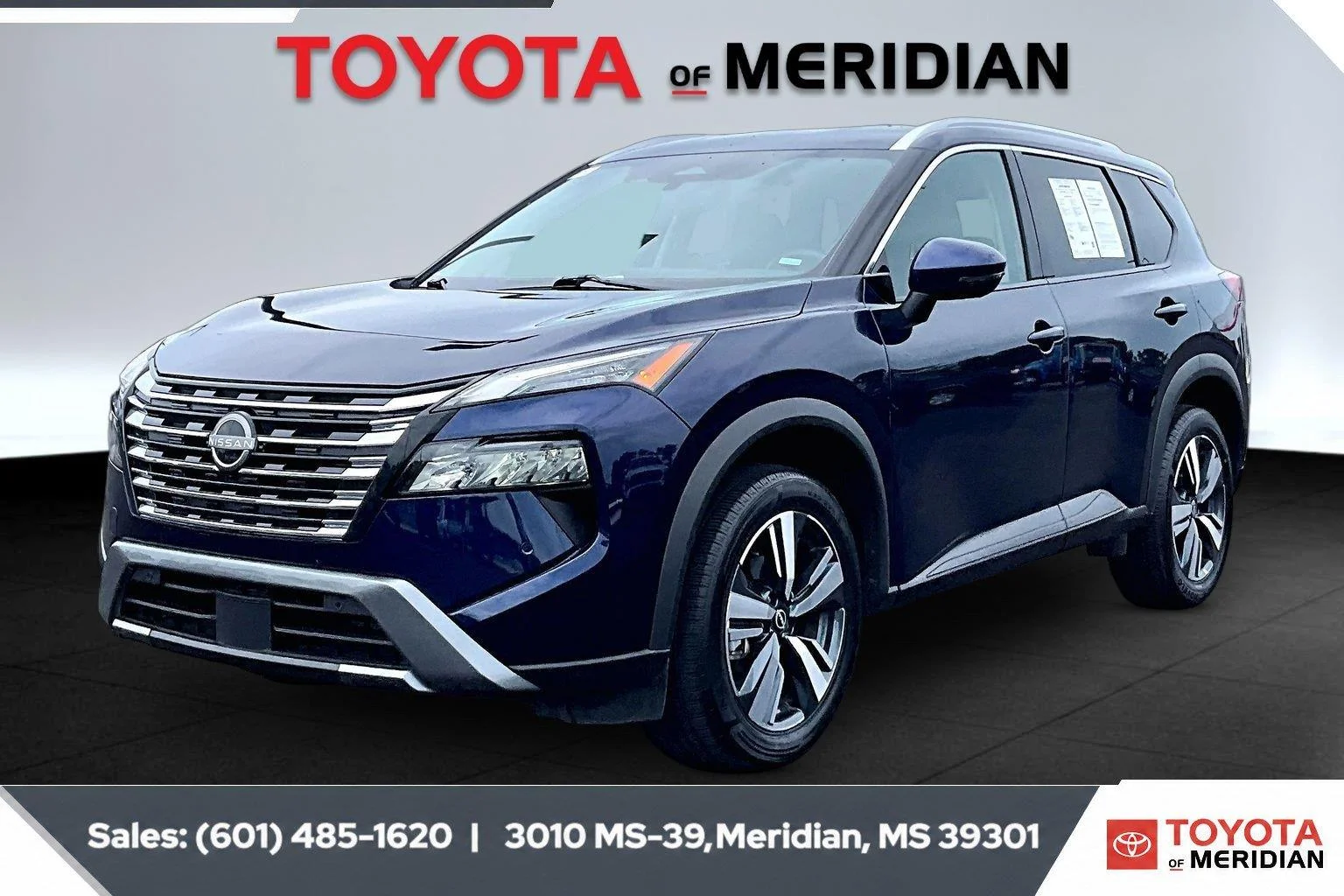 Used 2026 Deep Ocean Blue Pearl Nissan SL image 10