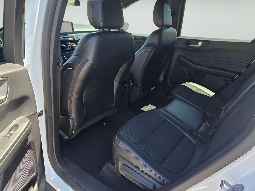 Used 2023 OXFORD WHITE Ford ST-Line Select image 15
