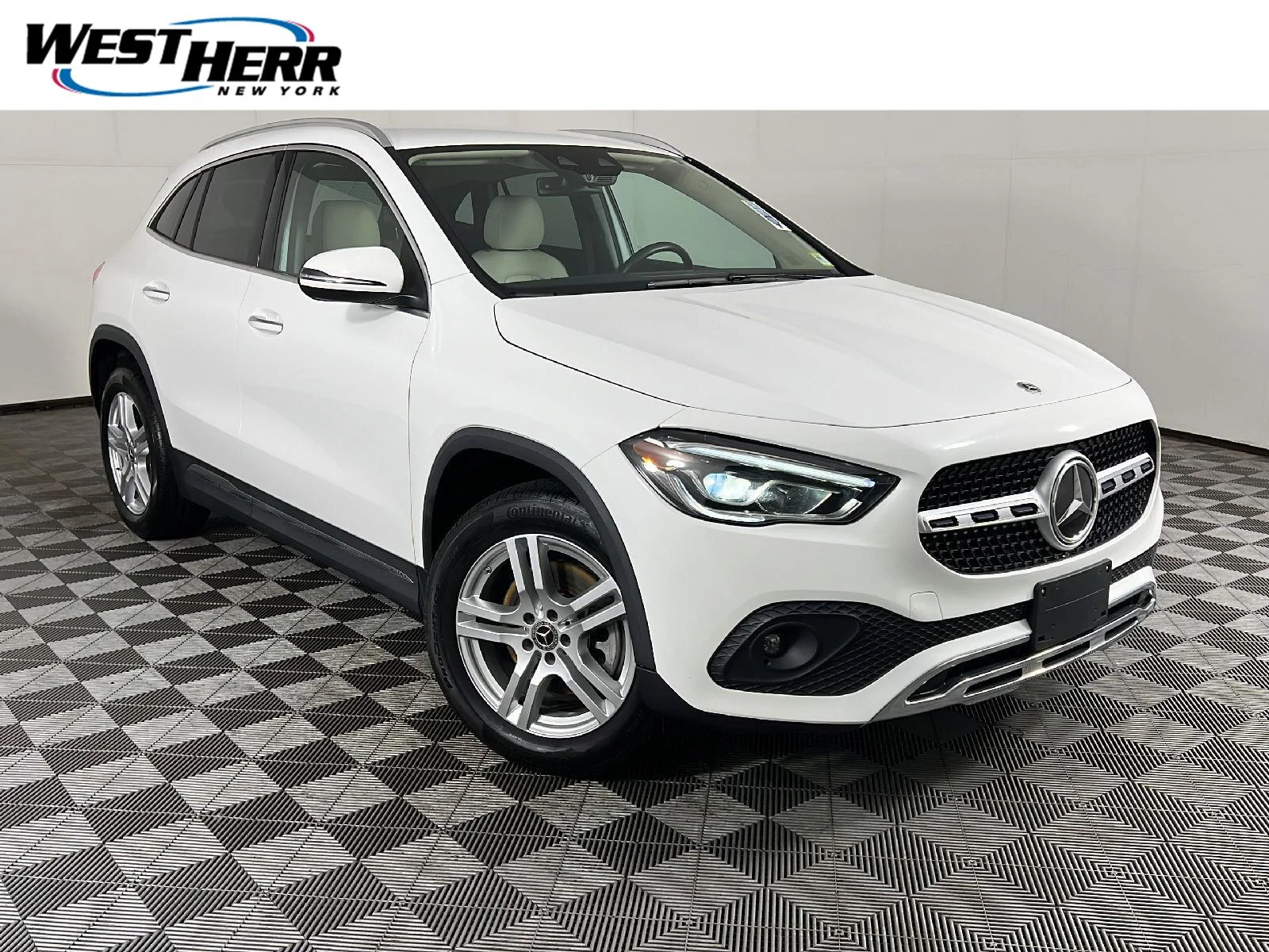 Used 2023 Polar White Mercedes-Benz GLA 250 image 1